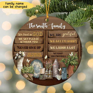 In This House We Trust In God Personalized Ornament，Family Gift
